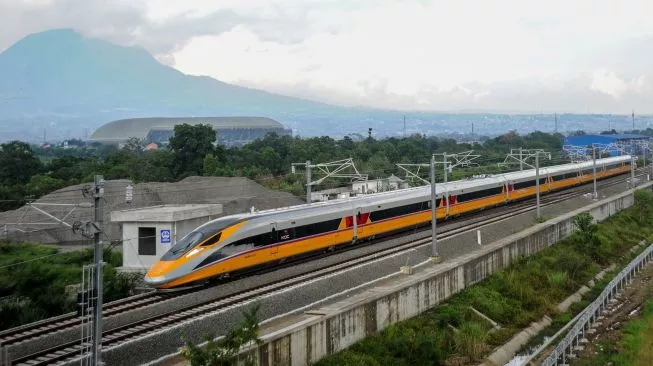 75950-uji-operasional-kereta-cepat-jakarta-bandung